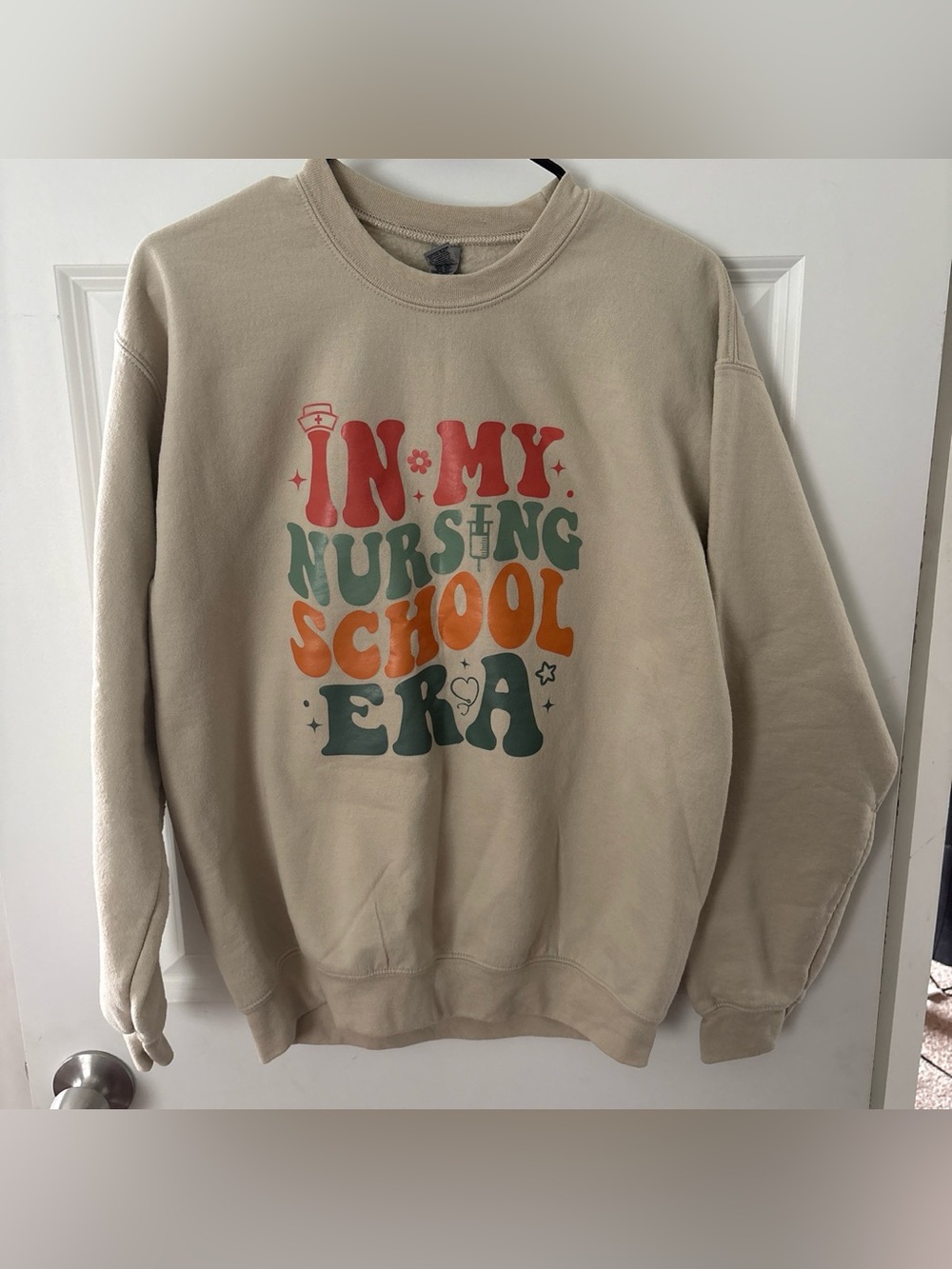 Beige Graphic Sweatshirt "In My Nursing School Era"